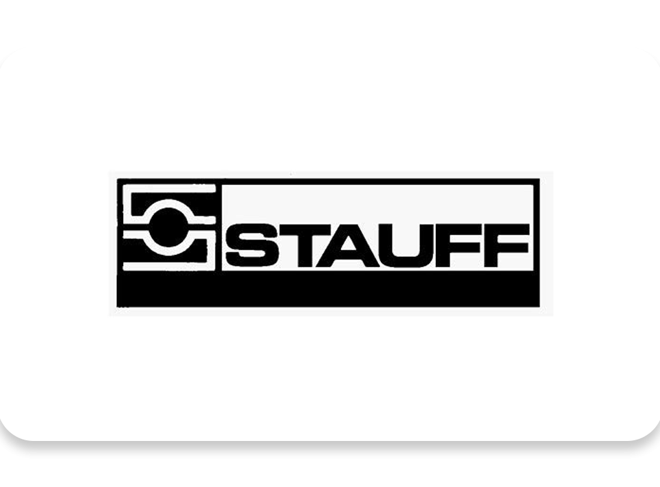 شرکت Stauff یک شرکت بین‌المللی معتبر در زمینه طراحی، تولید و توزیع سیستم‌های اتصال، لوله‌کشی، فیلتراسیون و تجهیزات هیدرولیک است. این شرکت در سال ۱۹۳۳ در آلمان تاسیس شد و هم اکنون به عنوان یکی از رهبران صنعت هیدرولیک شناخته می‌شود.